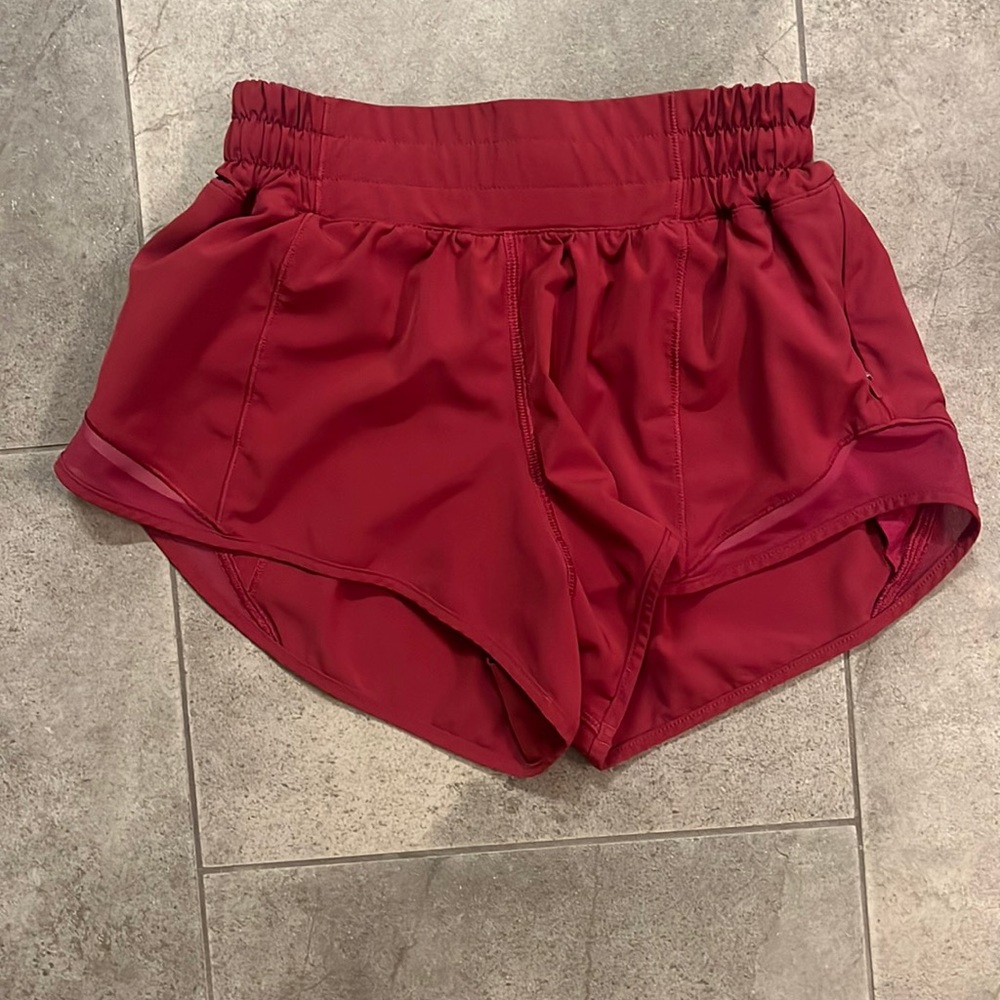 lululemon size 2 shorts in 2.5 inch